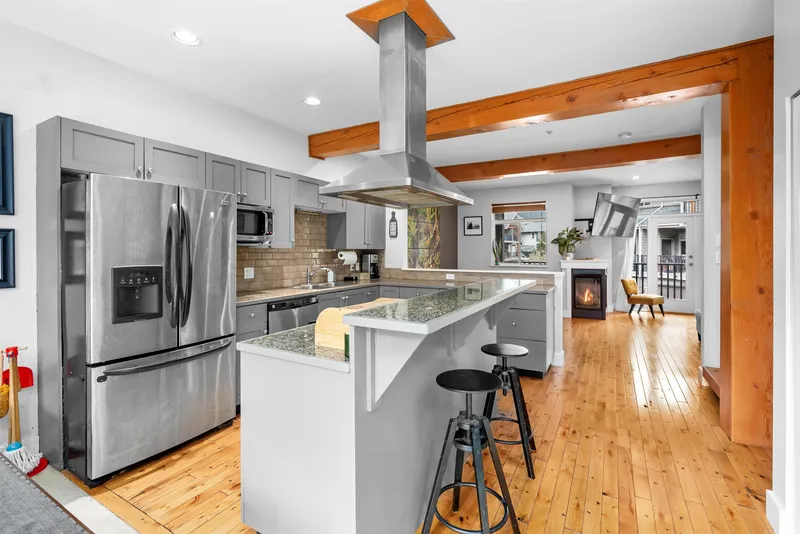 19 39758 GOVERNMENT ROAD - photo 4 of 25