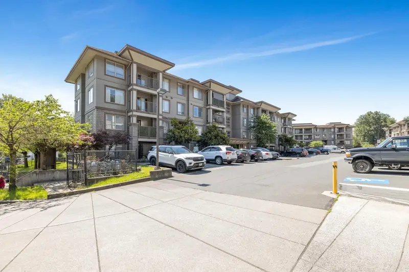 301 45561 YALE ROAD - photo 1 of 20