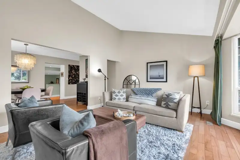 9231 PARKSVILLE DRIVE - photo 3 of 40