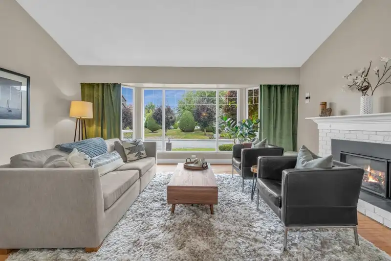9231 PARKSVILLE DRIVE - photo 4 of 40