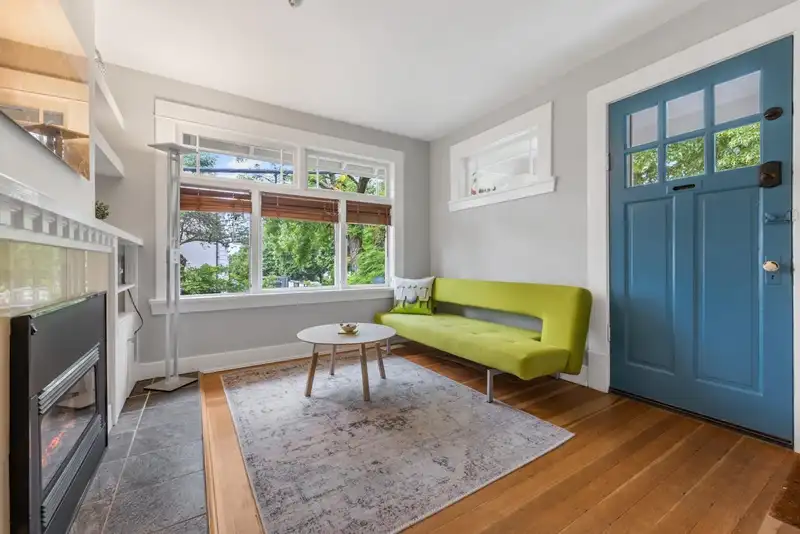 1702 E 37TH AVENUE - photo 2 of 34