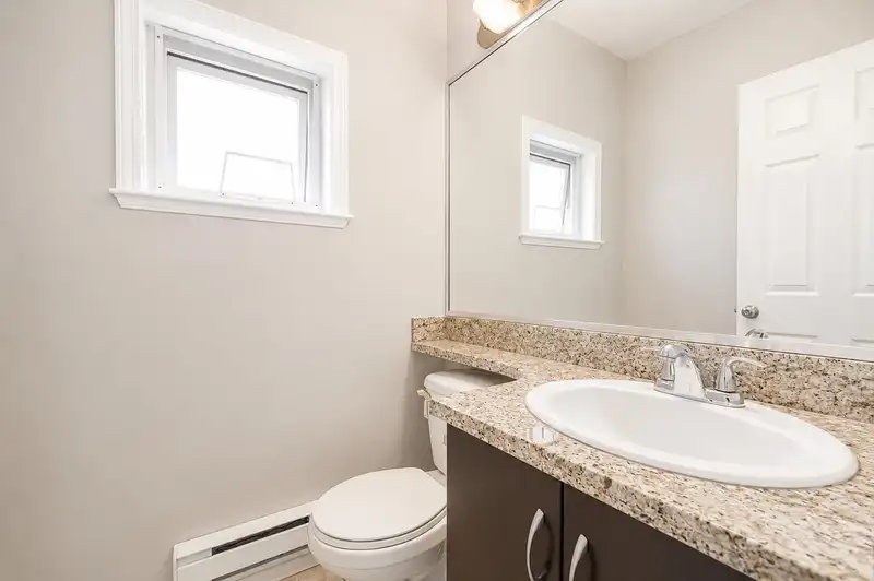 5 9451 GRANVILLE AVENUE - photo 4 of 14