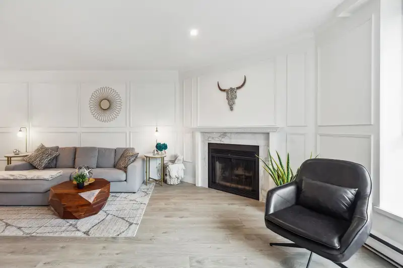 803 1450 PENNYFARTHING DRIVE - photo 4 of 38