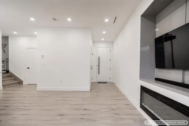 2 4675 CANADA WAY - photo 2 of 34