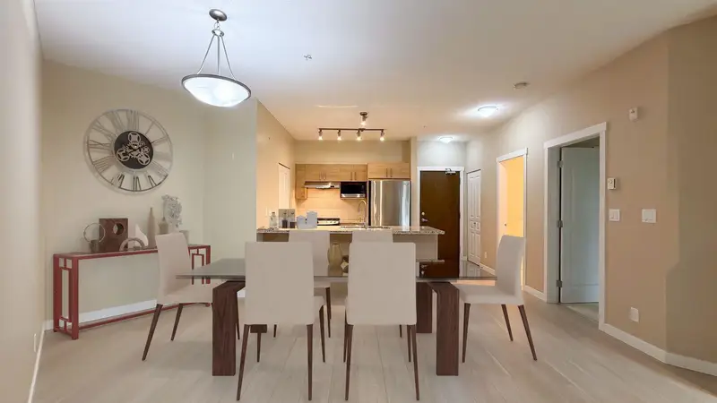 218 1153 KENSAL PLACE - photo 1 of 24