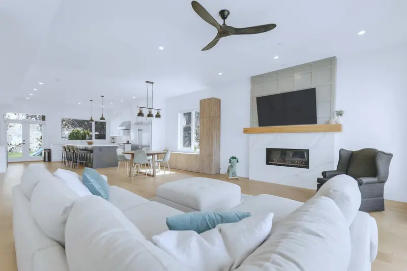 24 3385 MAMQUAM ROAD - photo 3 of 25