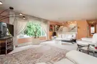 6565 SUMAS DRIVE - thumbnail 8