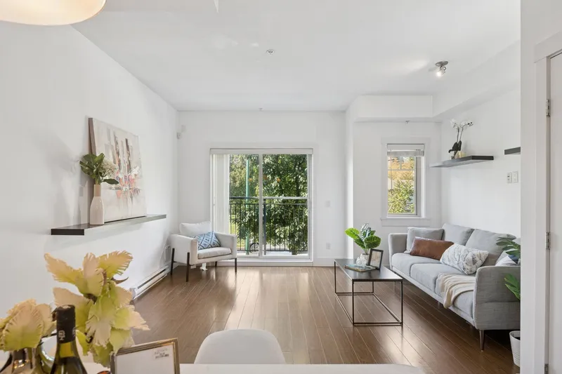 203 7168 STRIDE AVENUE - photo 2 of 17