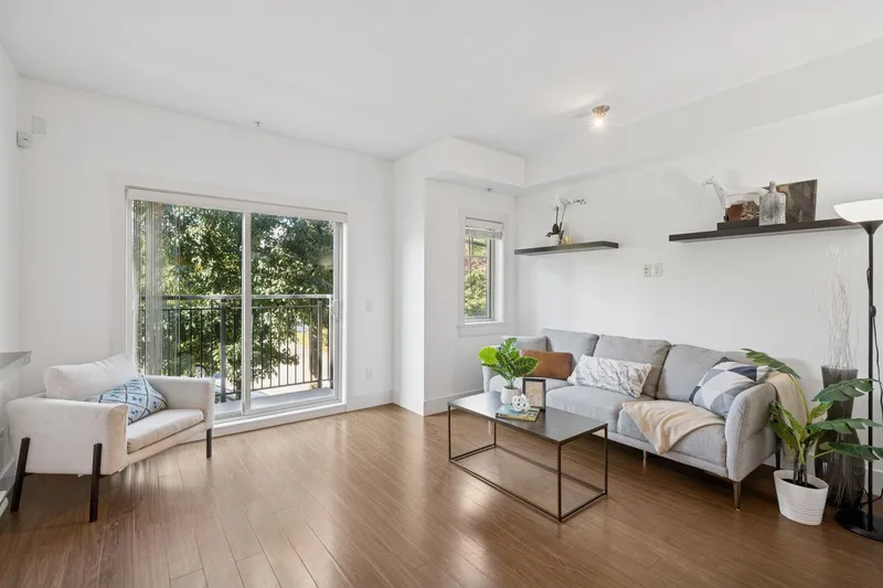 203 7168 STRIDE AVENUE - photo 3 of 17