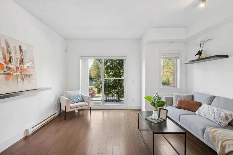 203 7168 STRIDE AVENUE - photo 4 of 17