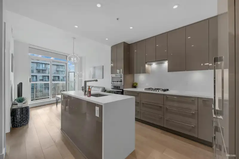 405 5189 CAMBIE STREET - photo 1 of 27