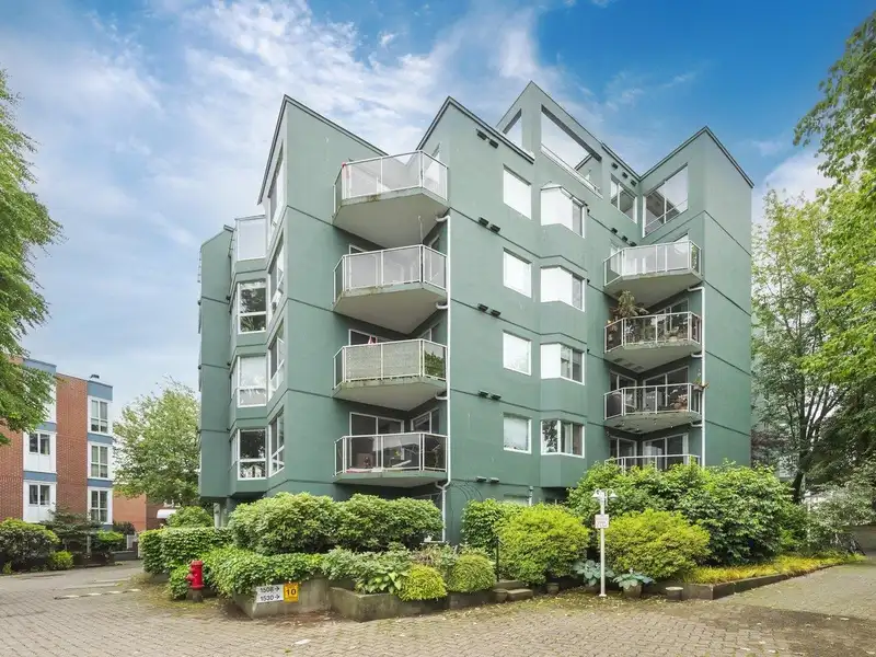 508 1508 MARINER WALK - photo 1 of 25
