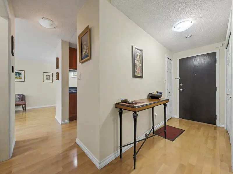 508 1508 MARINER WALK - photo 2 of 25