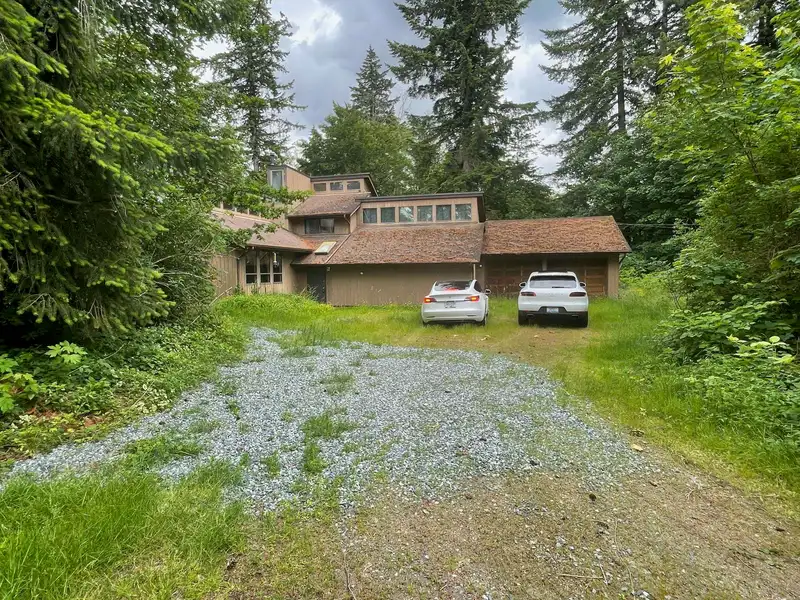4726 SADDLEHORN CRESCENT - photo 2 of 19