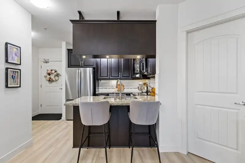 215 12565 190A STREET - photo 4 of 39