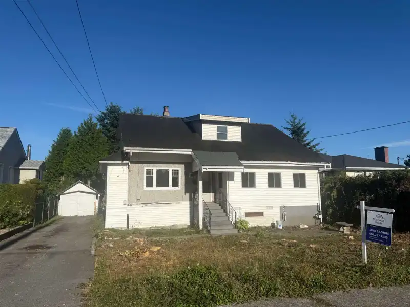 220 DEVOY STREET - photo 1 of 5