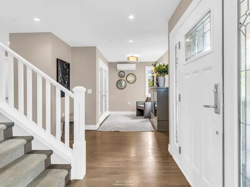 505 E 28TH AVENUE - photo 4 of 40