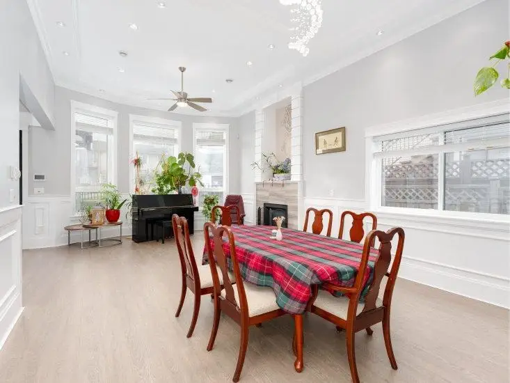 7626 HEDLEY AVENUE - photo 3 of 19