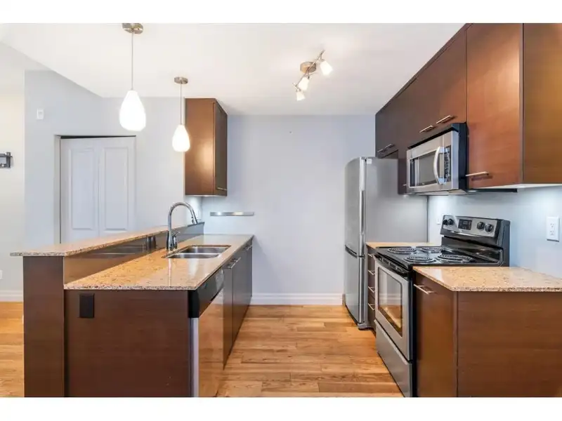 103 2343 ATKINS AVENUE - photo 3 of 19