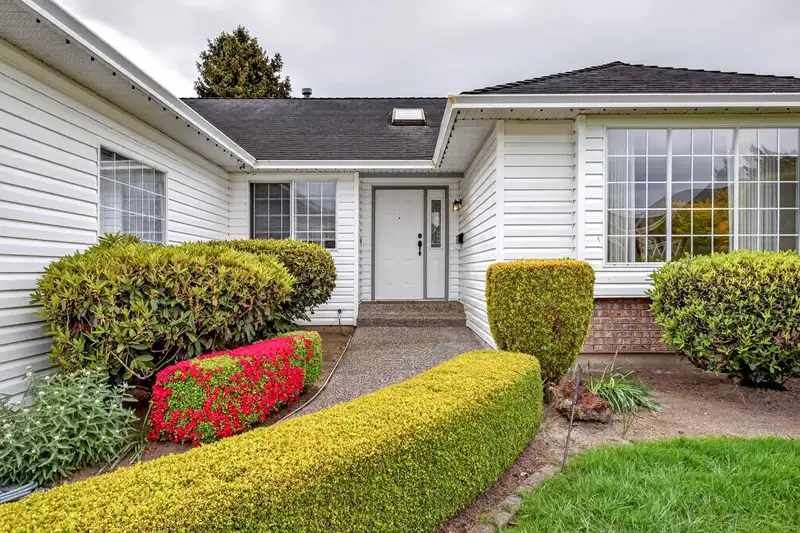 15320 29TH AVENUE - photo 4 of 38