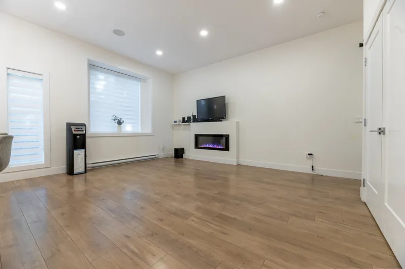 16 5960 142ND STREET - photo 2 of 13