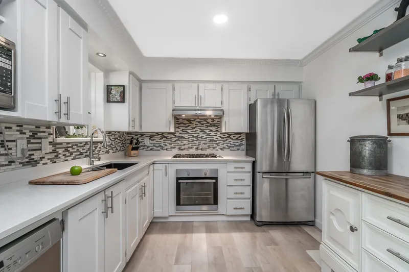 32495 MCRAE AVENUE - photo 1 of 25