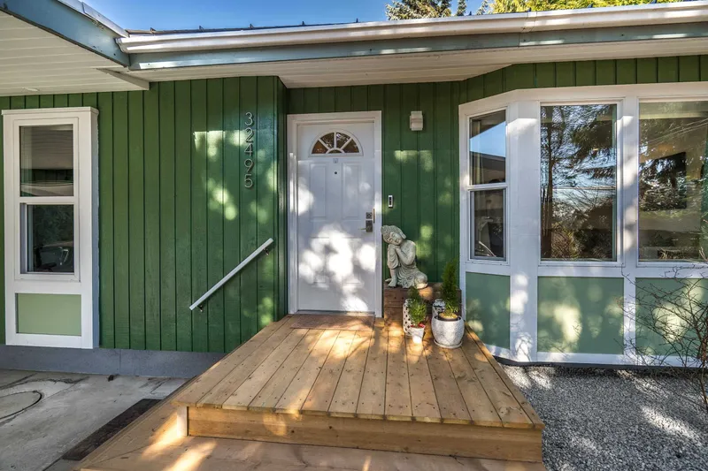 32495 MCRAE AVENUE - photo 3 of 25