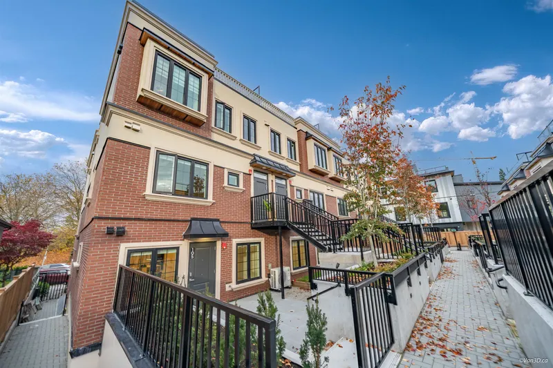 105 918 W 32ND AVENUE - photo 3 of 25