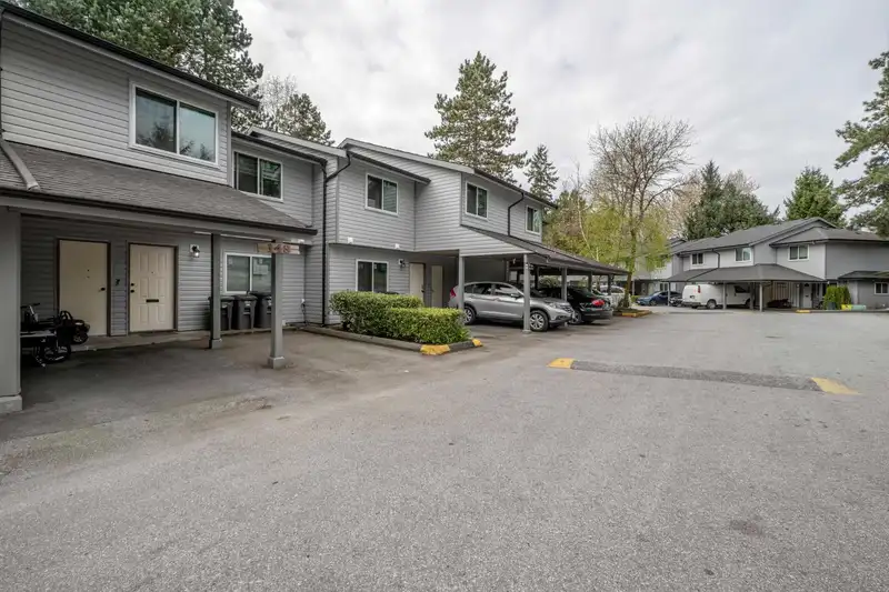 143 7317 140 STREET - photo 3 of 35