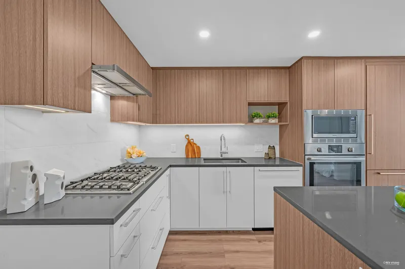 404 8888 OSLER STREET - photo 4 of 25