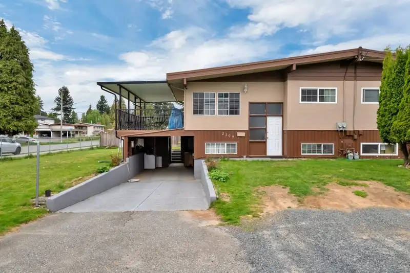 2211 BEAVER STREET - photo 3 of 40