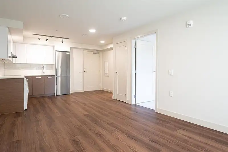 318 10928 132 STREET - photo 2 of 25