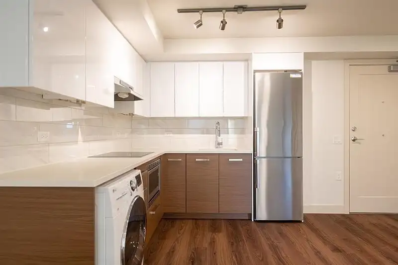 318 10928 132 STREET - photo 4 of 25