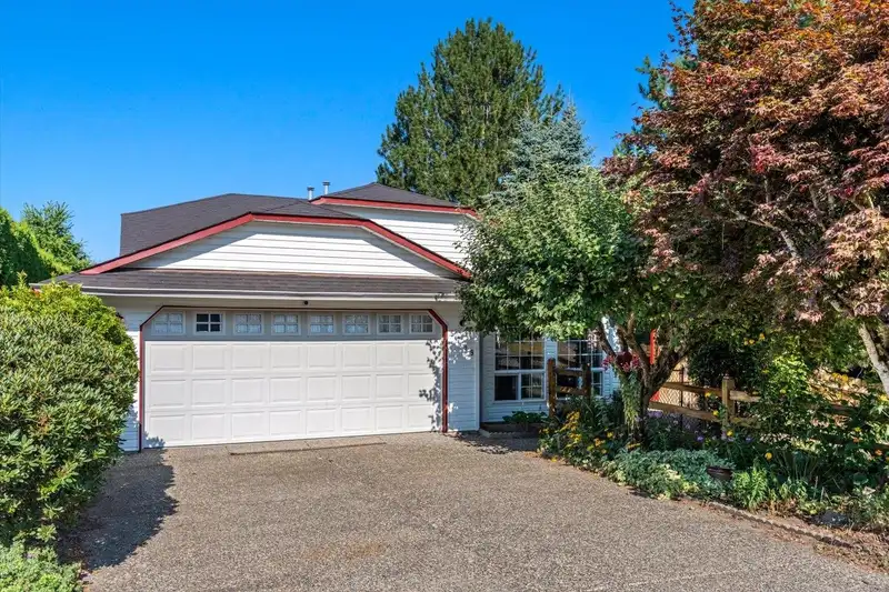 5709 STONEHAVEN STREET - photo 2 of 40