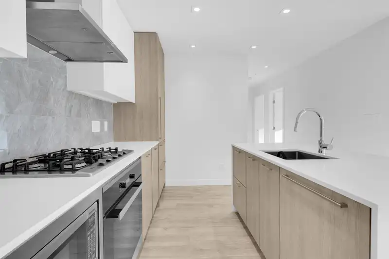 1804 2288 ALPHA AVENUE - photo 2 of 18