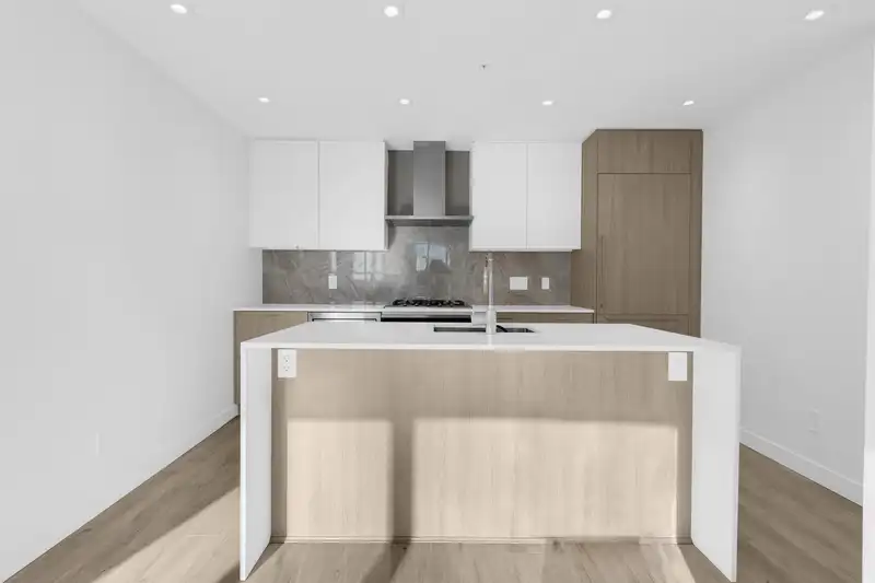 1804 2288 ALPHA AVENUE - photo 3 of 18