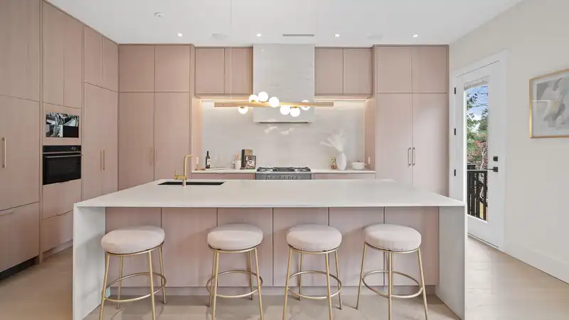 2 6070 ELGIN AVENUE - photo 3 of 29