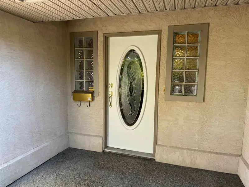 5398 COMMODORE DRIVE - photo 2 of 18