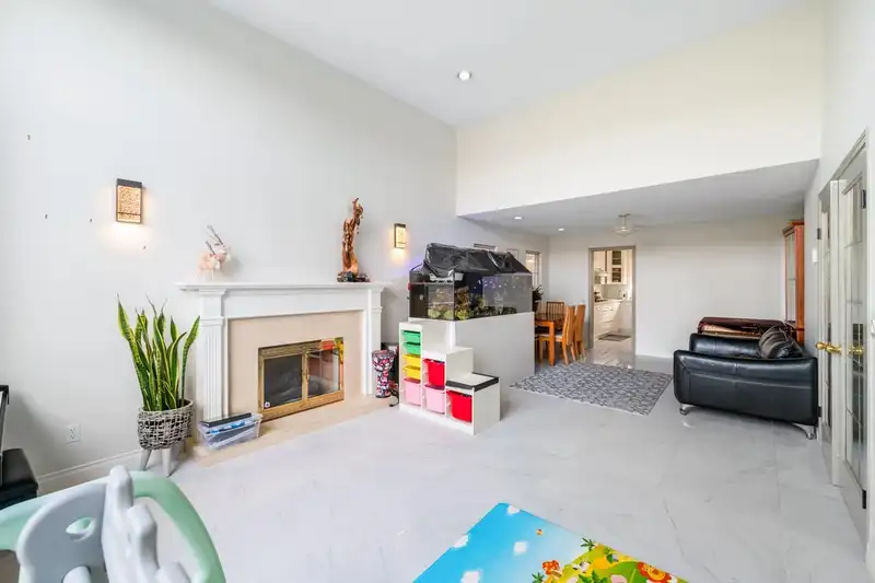 6440 LIVINGSTONE PLACE - photo 4 of 25