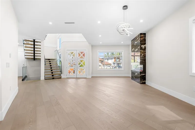 11668 95A AVENUE - photo 3 of 25