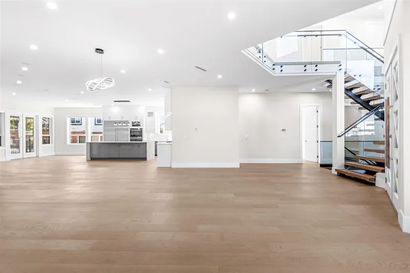 11668 95A AVENUE - photo 4 of 25