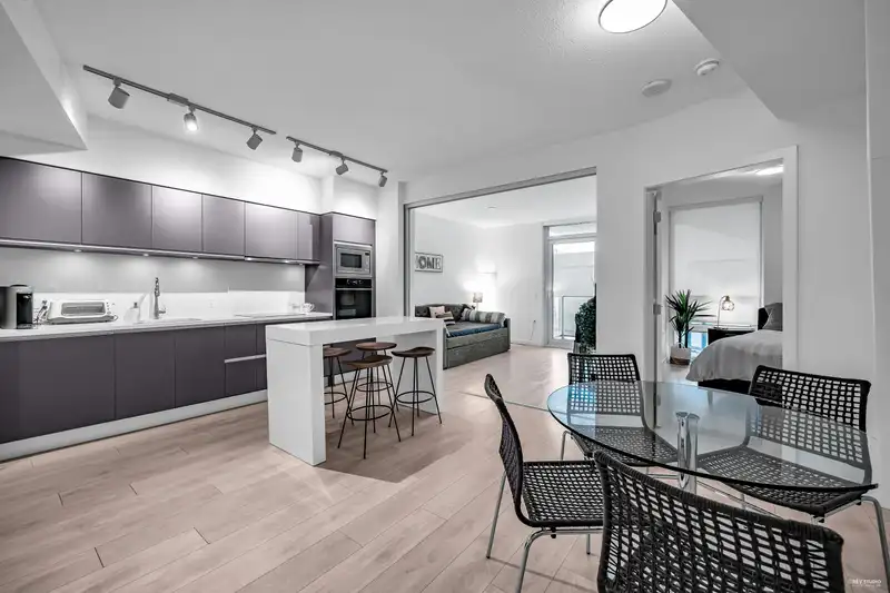 1021 180 E 2ND AVENUE - photo 2 of 29