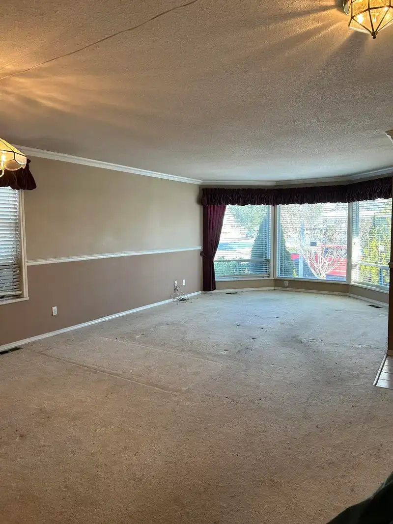 32069 CLINTON AVENUE - photo 4 of 27