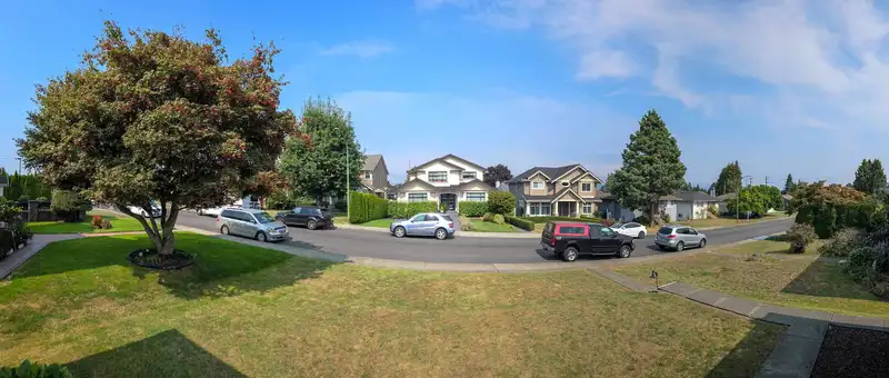 6992 BURFORD STREET - photo 2 of 40