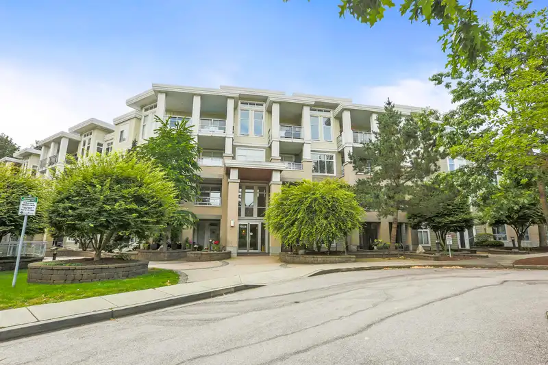 304 15428 31 AVENUE - photo 1 of 30