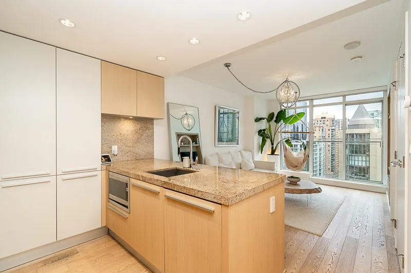 2103 1351 CONTINENTAL STREET - photo 4 of 25