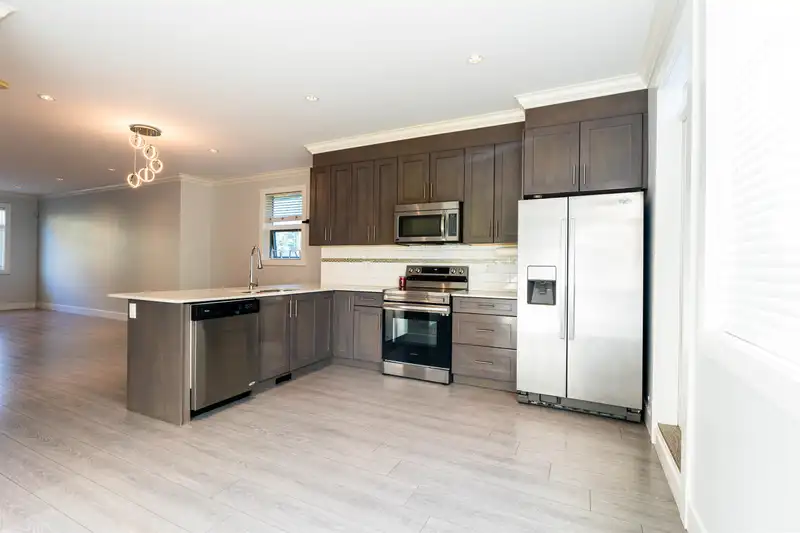 12 6055 138 STREET - photo 3 of 32