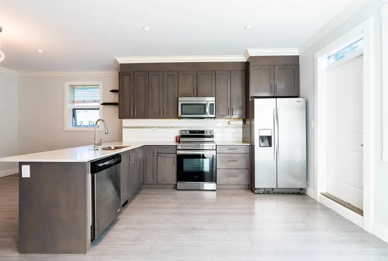 12 6055 138 STREET - photo 4 of 32