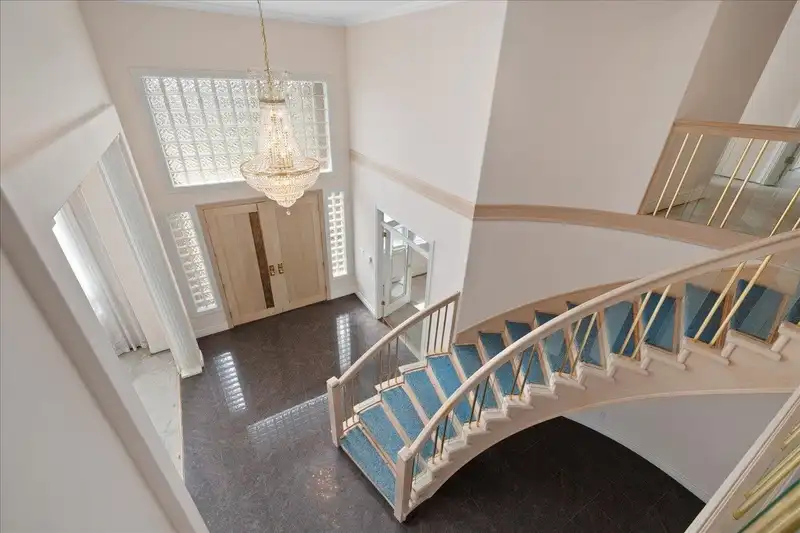 5631 COLVILLE ROAD - photo 3 of 40
