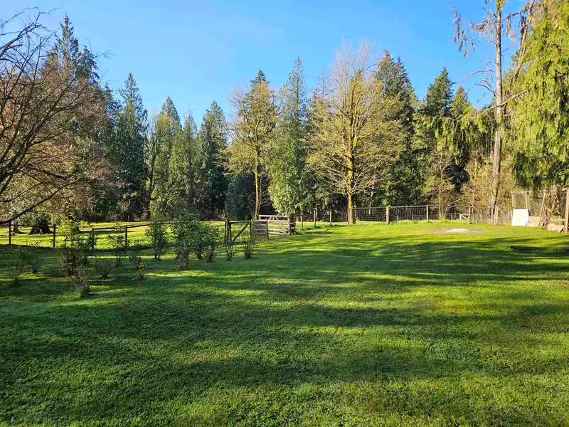 25080 4 AVENUE - photo 4 of 19